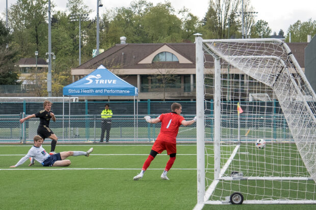 Burnaby and Harbourside share spoils in six-goal L1BC men’s division thriller on opening weekend