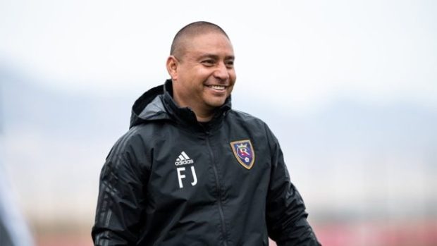 Best of Frenemies: Juarez and Dos Santos both hoping to use “home field advantage” to get seasons back up and running on Friday