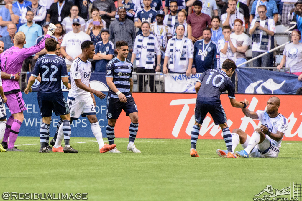 Kendall Waston v Dom Dwyer - The Battle In Pictures (17)