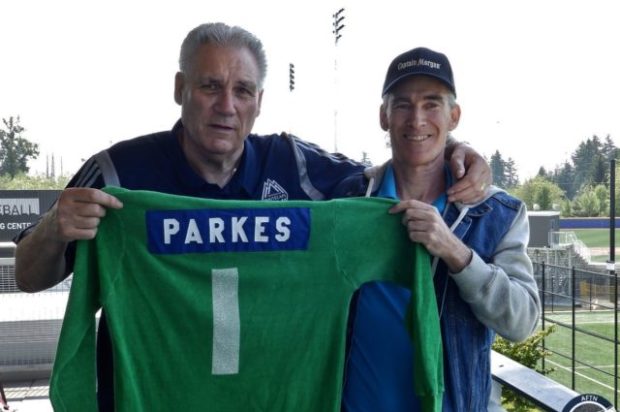 Vancouver Whitecaps goalkeeping legend Phil Parkes reunited with NASL Soccer Bowl winning jersey